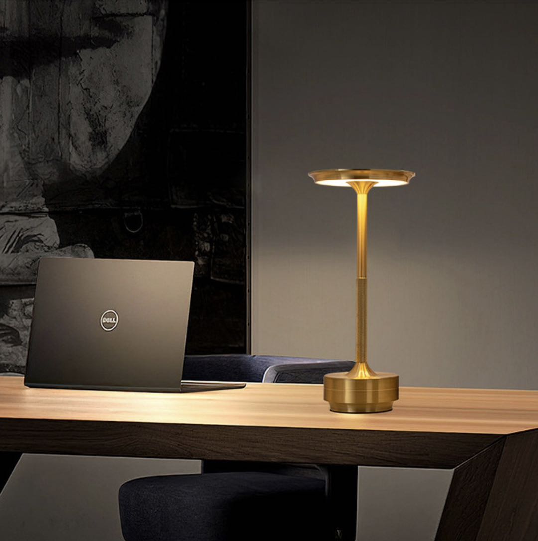 ClarityGlow Luxus Edition | Kabellose LED Tischlampe | Karnz