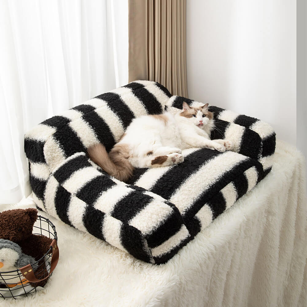 Moderner Faux Lammwoll-Hundesofa mit breiten Armlehnen und abnehmbarem Kissen | Karnz