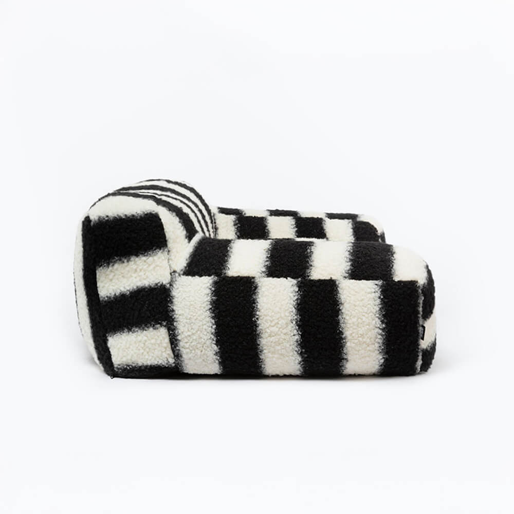Moderner Faux Lammwoll-Hundesofa mit breiten Armlehnen und abnehmbarem Kissen | Karnz
