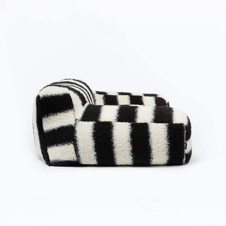 Moderner Faux Lammwoll-Hundesofa mit breiten Armlehnen und abnehmbarem Kissen | Karnz