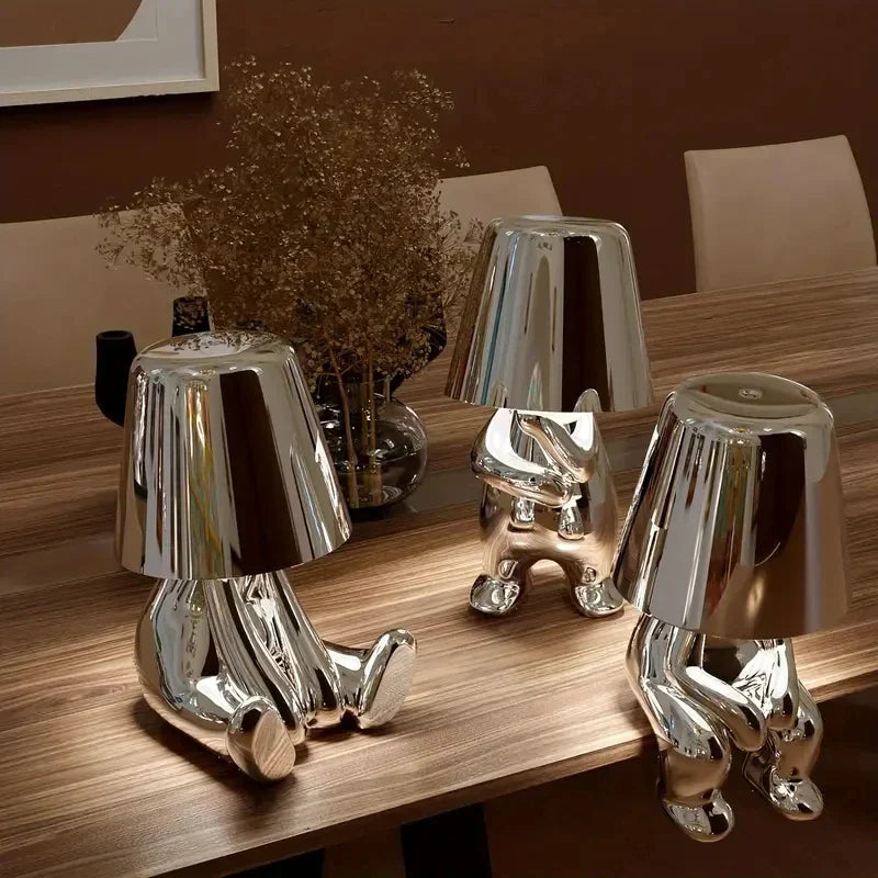 Moderne LED Tischlampe im Skulptur-Design – Dekorative Statue Lampe für Wohnzimmer | Karnz