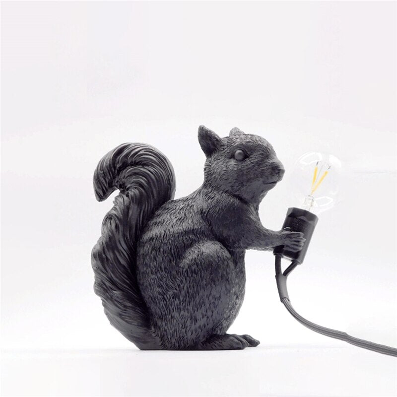 SquirrelBright Tischleuchte im nordischen Eichhörnchen-Design | Designer-Deko | Stimmungslicht mit LED | Perfekt für Zuhause