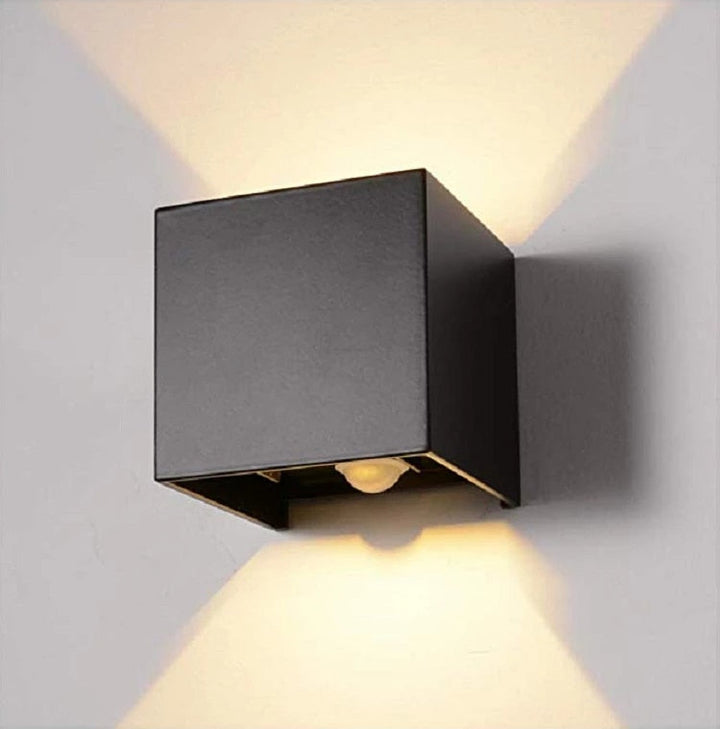 Ari - Außen Quadrat Auf/Ab Wand Sensor Licht IP65 | Karnz