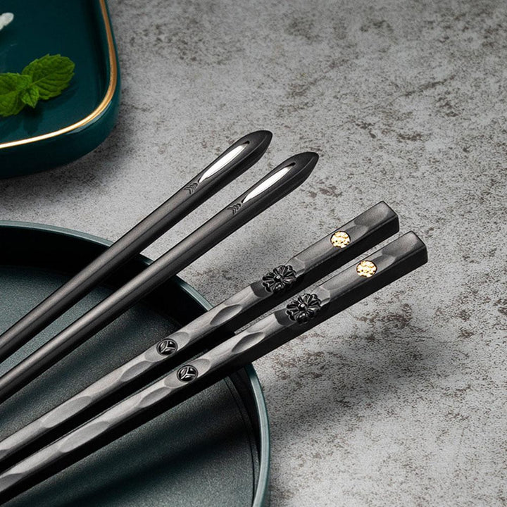 DineLux – Luxuriöses Essstäbchen-Set mit raffinierten Designs (5 Paare)