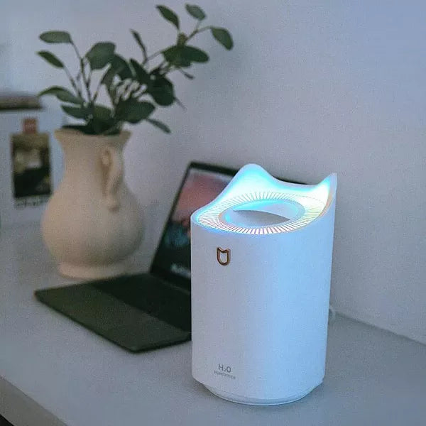 Luftbefeuchter mit weißem LED-Nebelverteiler