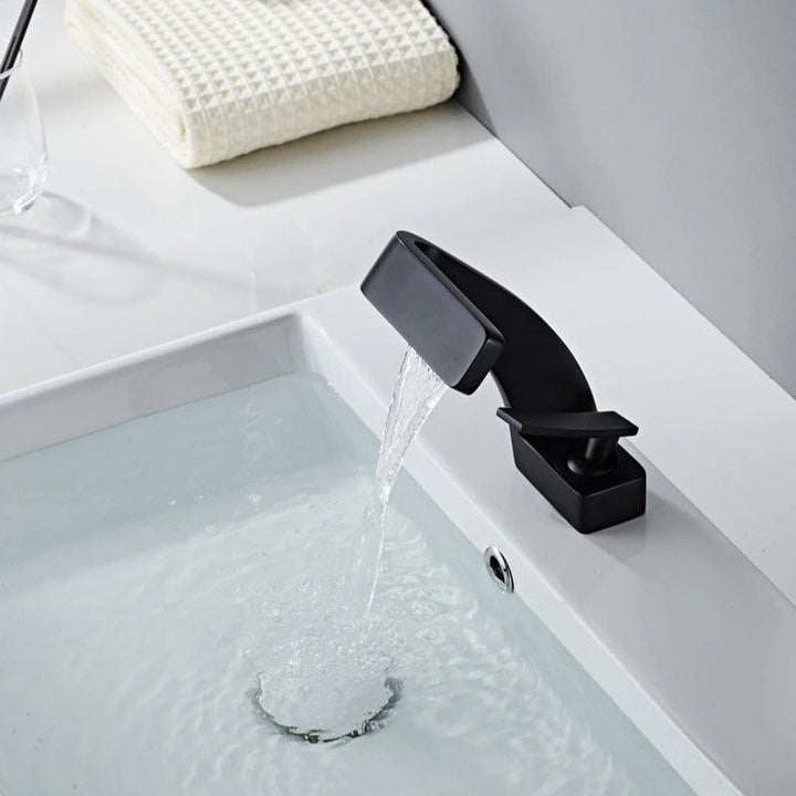Everest - Moderner Geschwungener Wasserhahn │ Kühnes und Raffiniertes Design | Karnz