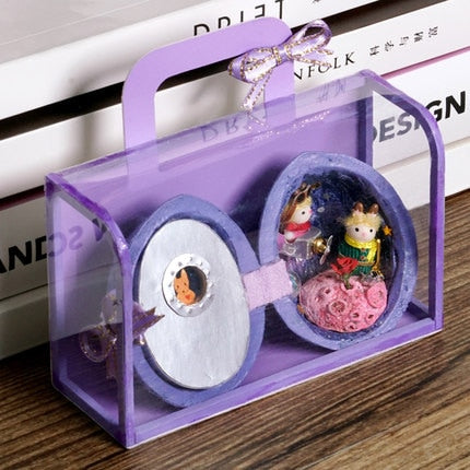 Handgefertigtes Holz Miniatur Walnuss Puppenhaus | Karnz