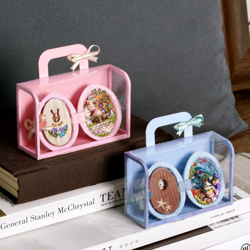 Handgefertigtes Holz Miniatur Walnuss Puppenhaus | Karnz