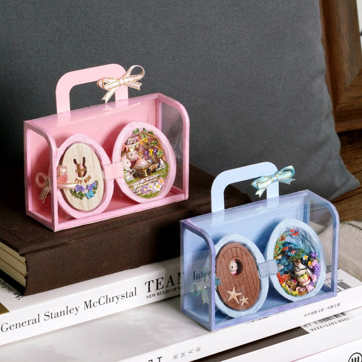 Handgefertigtes Holz Miniatur Walnuss Puppenhaus | Karnz