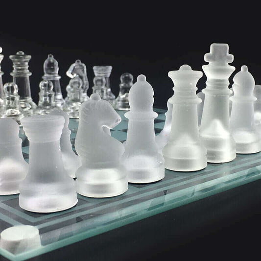 Sandsberg | Glas-Schachspiel | Mattierte Kristallfiguren mit Schachbrett