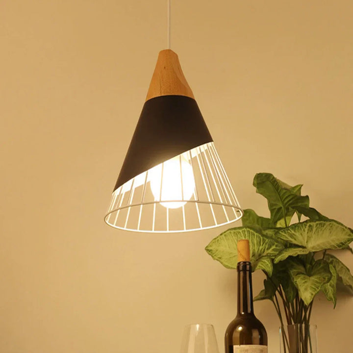 Vintage Pendelleuchte mit Kabel – Industrielle Hängelampe aus Metall und Holz | Karnz
