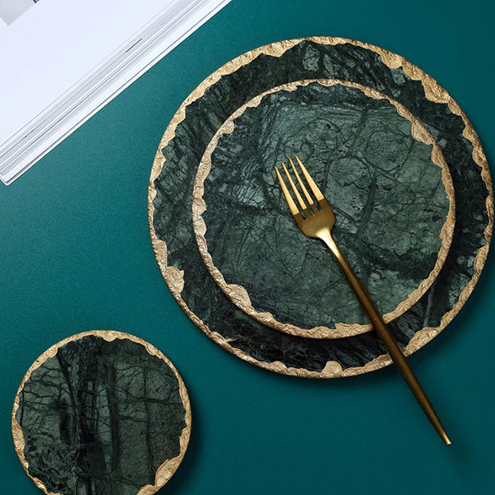 Grüne Marmorplatten Karnz