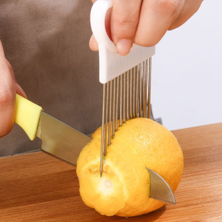 OnionMaster Cutter - Handlicher Schneider für die Küche Karnz