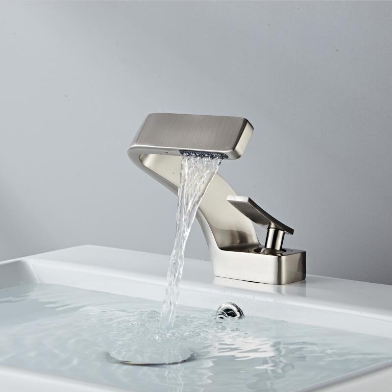 Everest - Moderner Geschwungener Wasserhahn │ Kühnes und Raffiniertes Design | Karnz