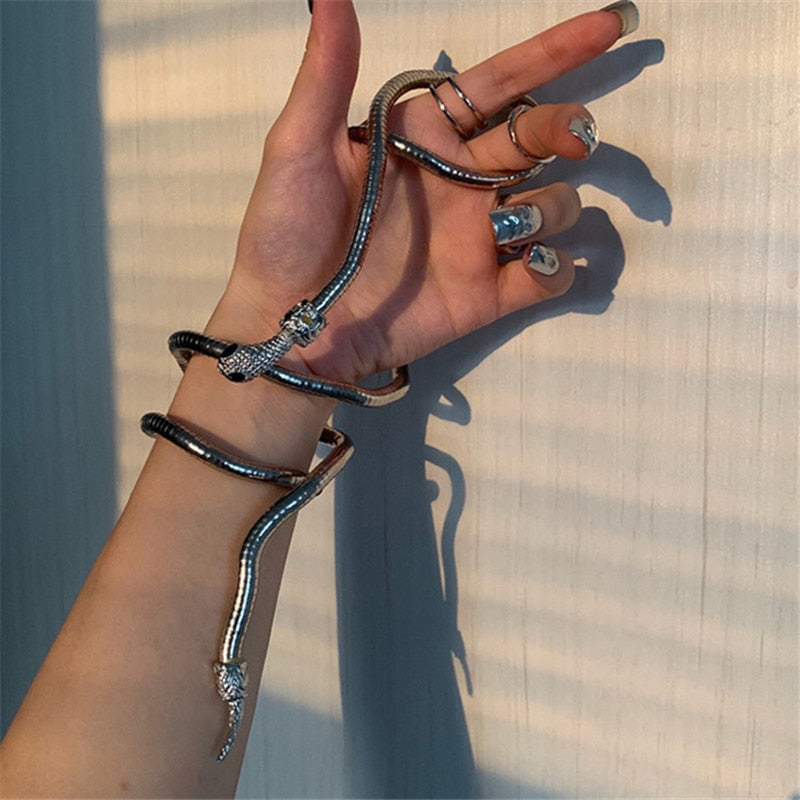 Schlangenkette – vielseitiges und trendiges Accessoire