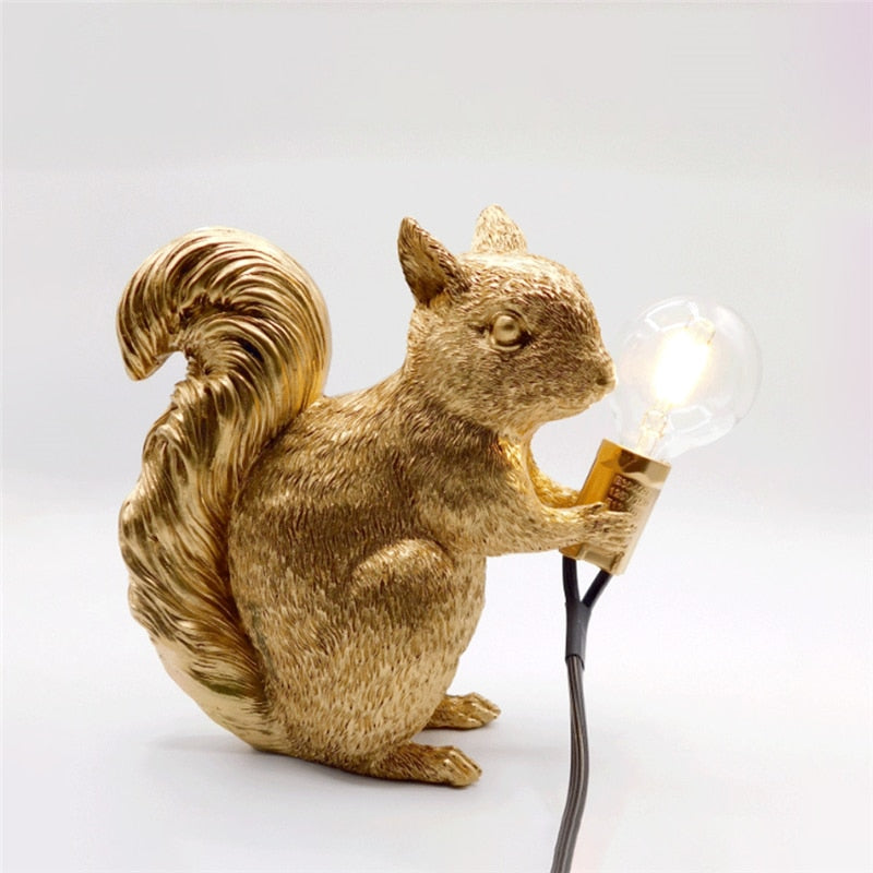 SquirrelBright Tischleuchte im nordischen Eichhörnchen-Design | Designer-Deko | Stimmungslicht mit LED | Perfekt für Zuhause