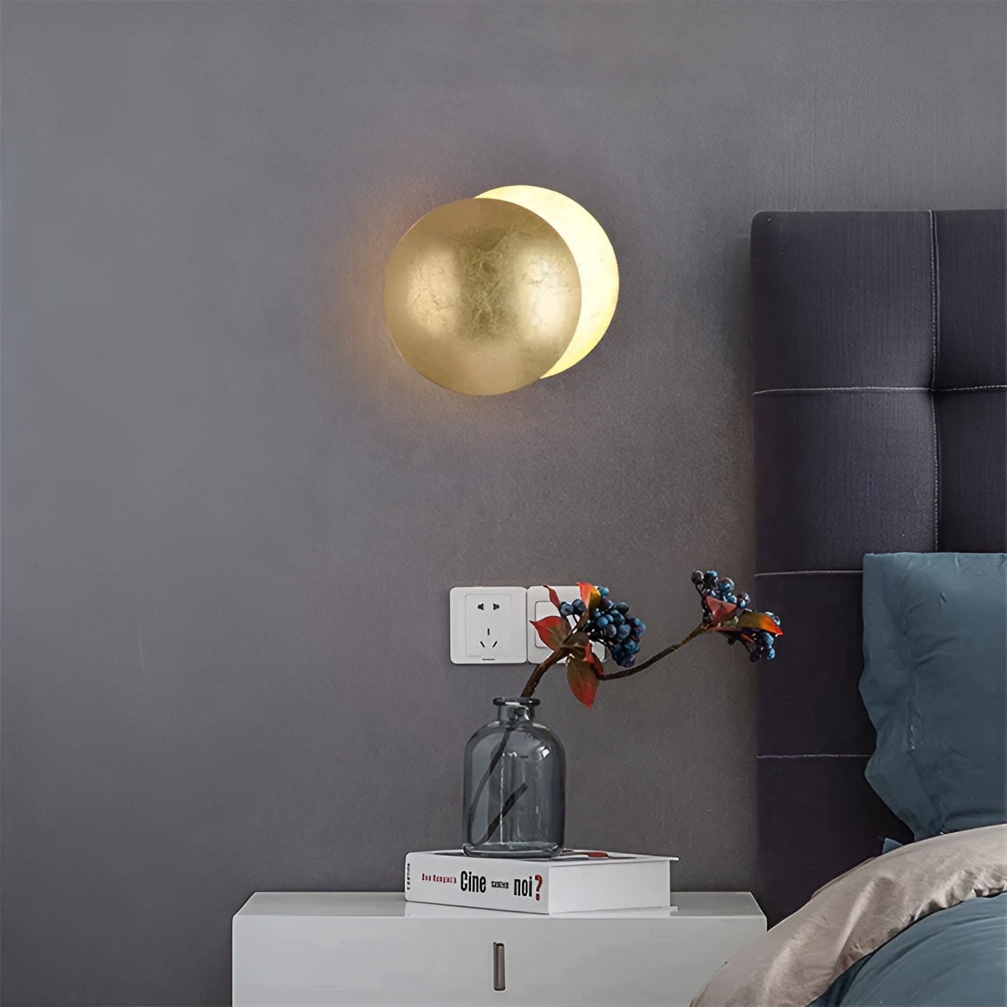 Sonnenstrahl - Elegante LED-Wandleuchte mit 360°-Drehfunktion für den Industriedesign | Karnz