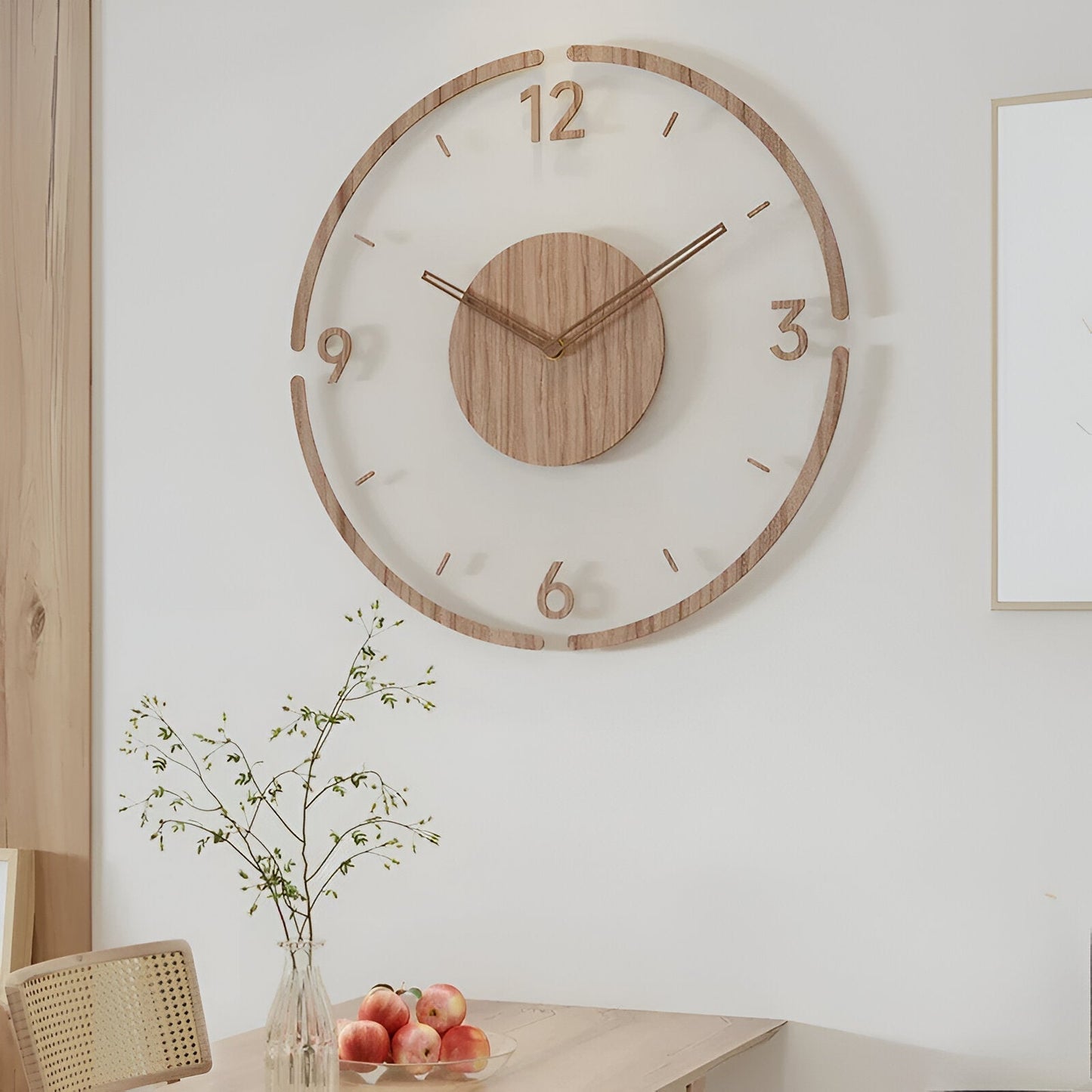 Transparente Wanduhr von ClearWood – geräuschloses Quarzwerk mit Holzdetails