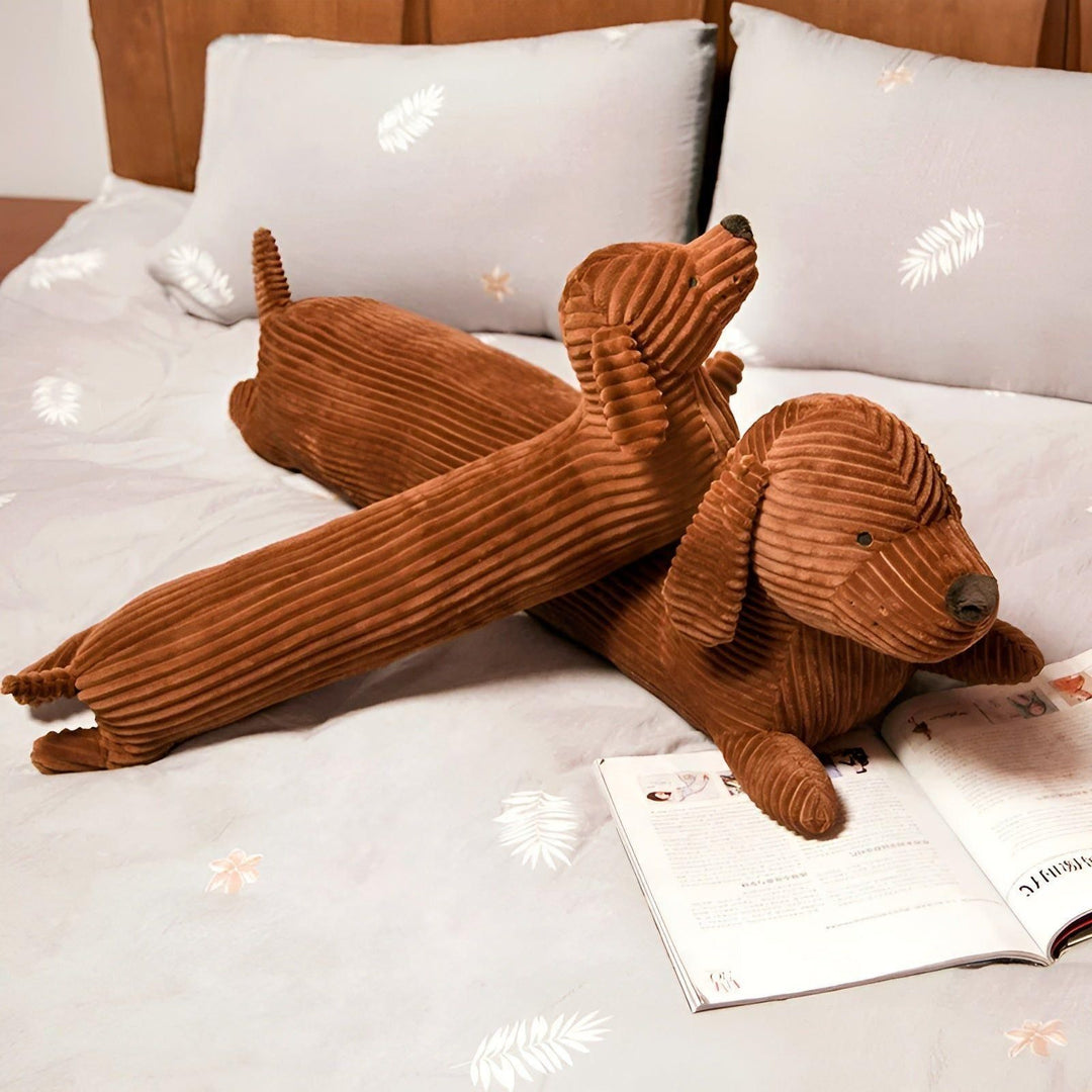 SnuggleHound Kissen – Ergonomisches Dackel-Plüschkissen