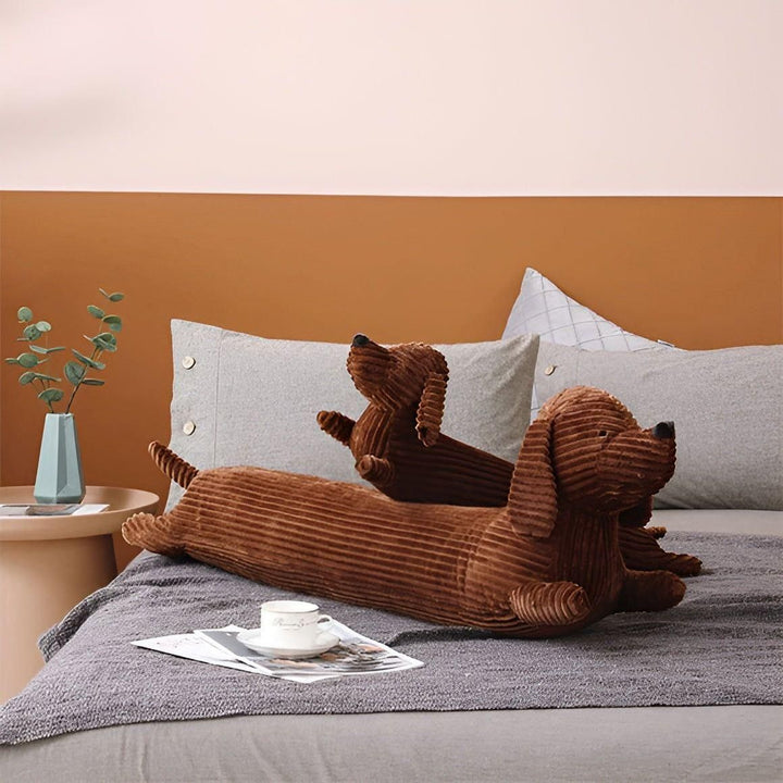SnuggleHound Kissen – Ergonomisches Dackel-Plüschkissen