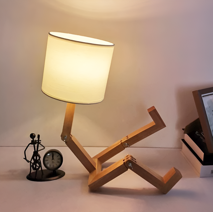Flexible Robot Schreibtischlampe aus Solid Wood – LumoBot | Karnz