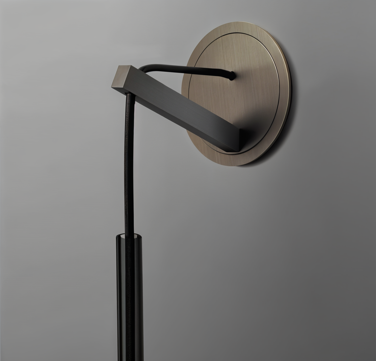 Minimalistische Wandleuchte mit Rauchglas – Orvane | Karnz