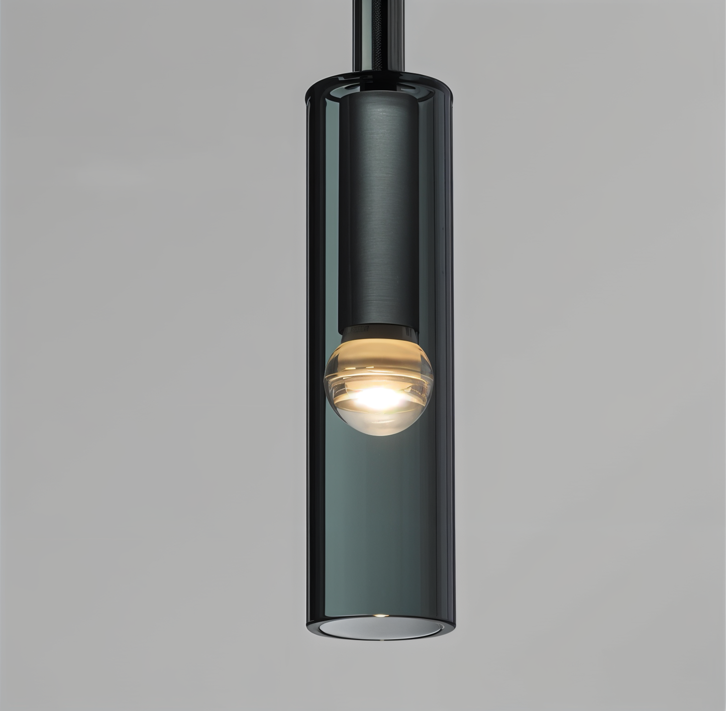 Minimalistische Wandleuchte mit Rauchglas – Orvane | Karnz