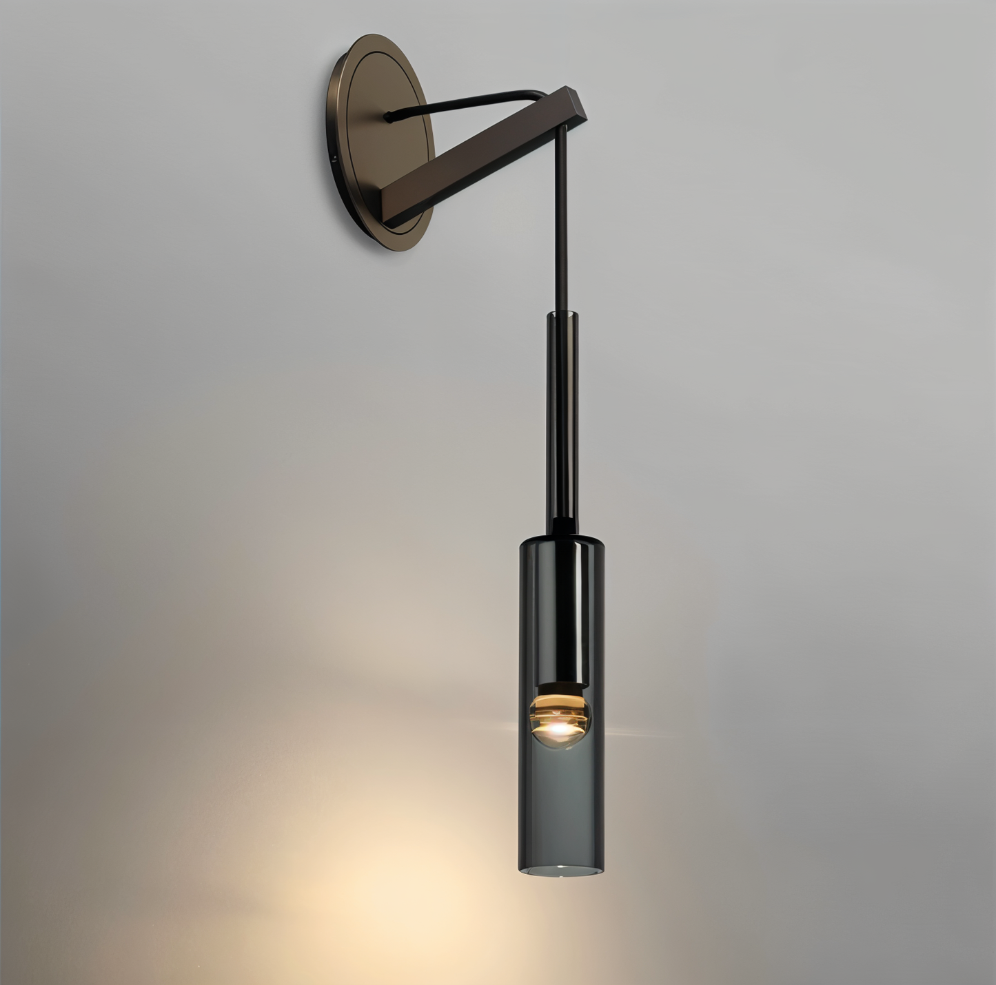 Minimalistische Wandleuchte mit Rauchglas – Orvane | Karnz