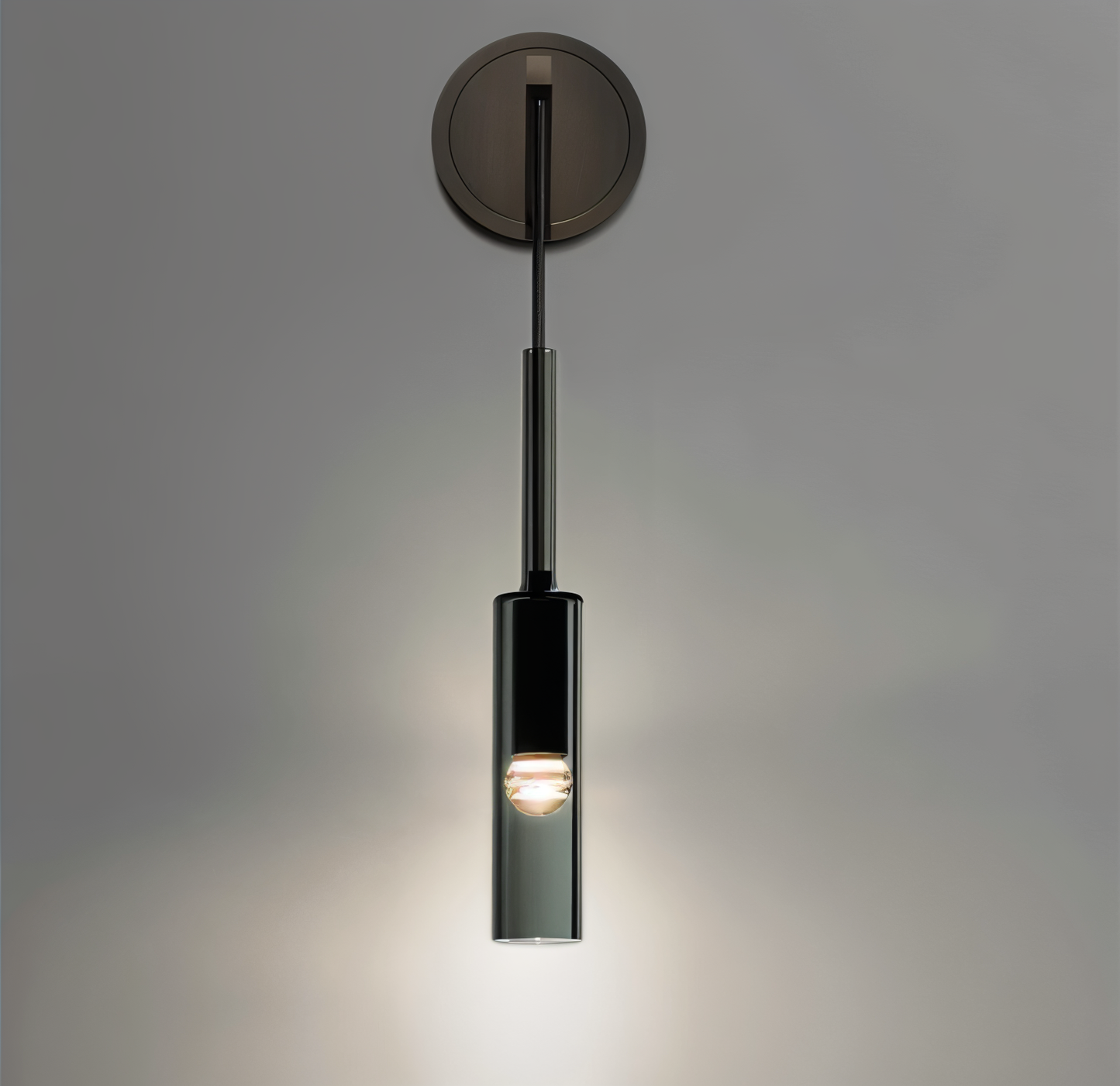 Minimalistische Wandleuchte mit Rauchglas – Orvane | Karnz