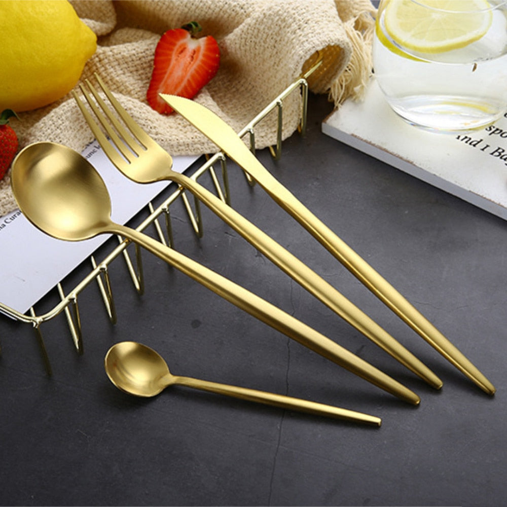 Arya Gold Besteckset – Elegante Schlichtheit in Gold | Karnz