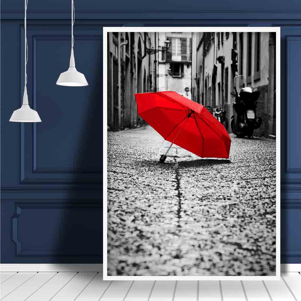 Schwarz-Weiß-Fotodruck: Paris mit rotem Regenschirm