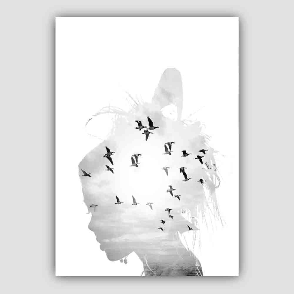 Schwarz-Weiß-Modefoto: Frauensilhouette, Vogelmotiv