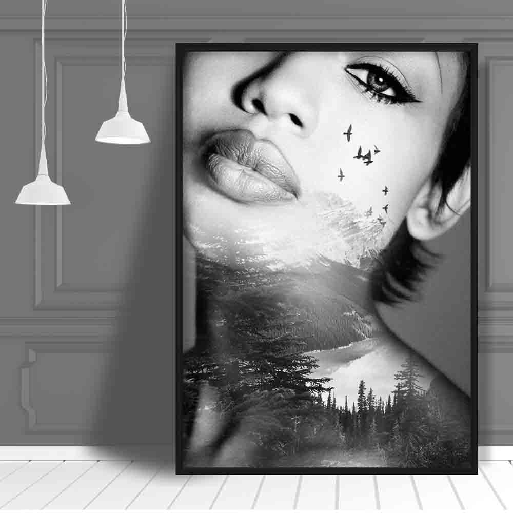 Abstrakter Schwarz-Weiß-Fotodruck: Frau und Wald