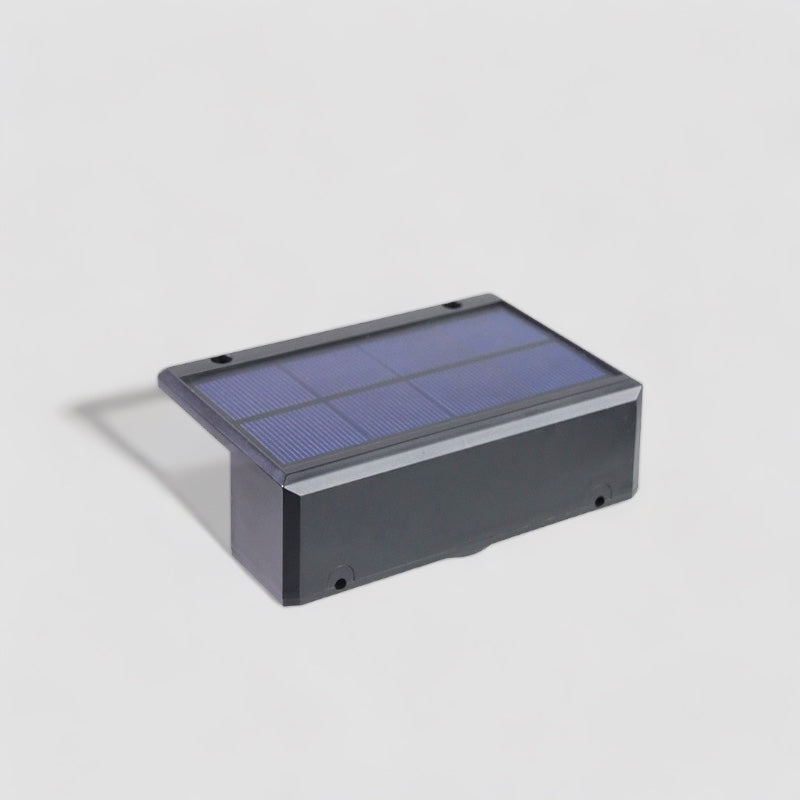 Solar-Gartenbeleuchtung mit Regen- und Windschutz