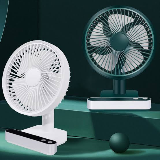 F702 Automatischer schüttelnder Desktop-Elektroventilator mit LED-Anzeige | Karnz