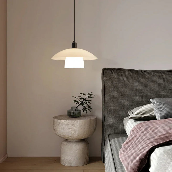 Moderne Japanische Pendelleuchte aus Glas – Minimalistische Hängeleuchte für Esszimmer und Küche | Karnz