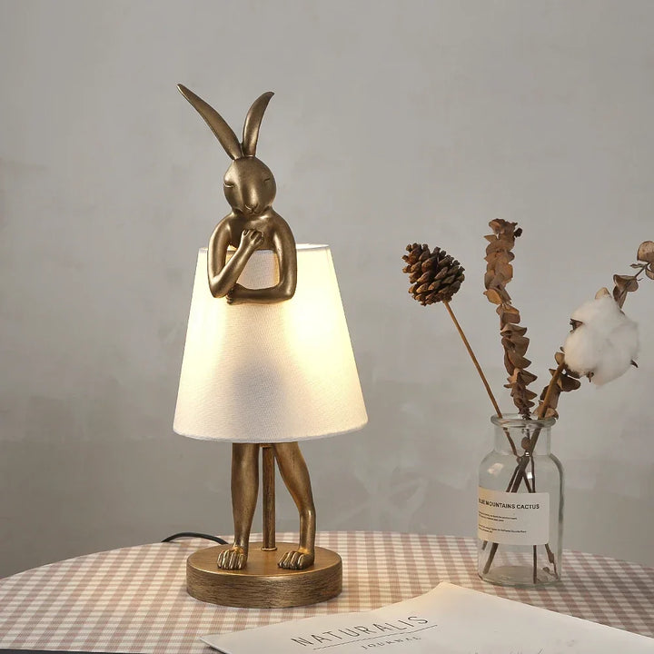 Rabbit Tischlampe – Dimmbares LED-Nachtlicht im modernen Design für das Kinderzimmer & Wohnzimmer | Karnz
