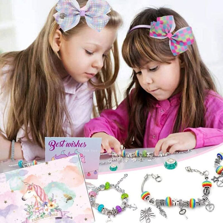 Kreatives Armband-Bastelset für Mädchen mit funkelnden Anhängern