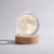 AstroGlobe 3D Lampe – Sphärische Holz-Tischlampe mit warmem LED-Licht und Planetendesign | Karnz