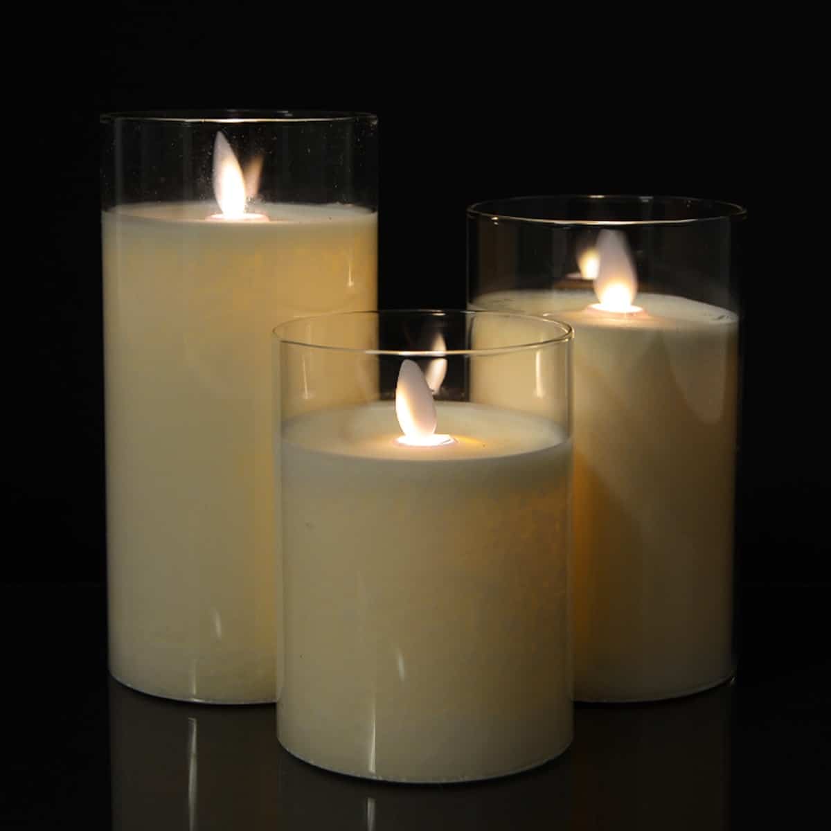 LED-Kerze in Glas mit beweglicher Flamme und Fernbedienung -Weiß- 3 Stück. | Karnz