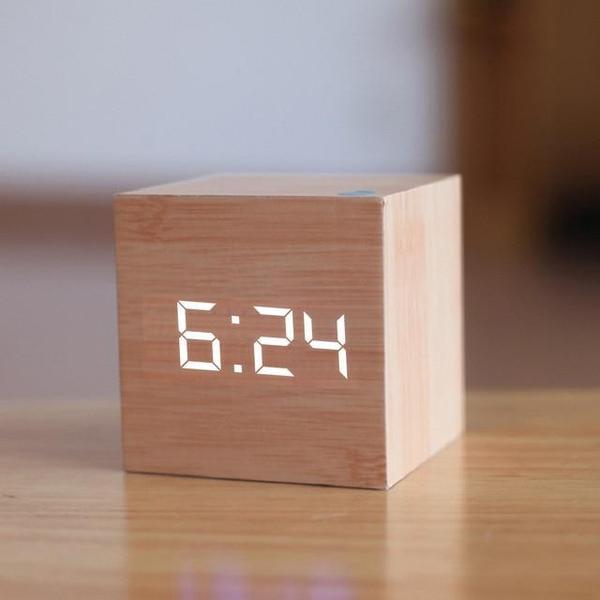 LED Holz Würfel Wecker | Karnz