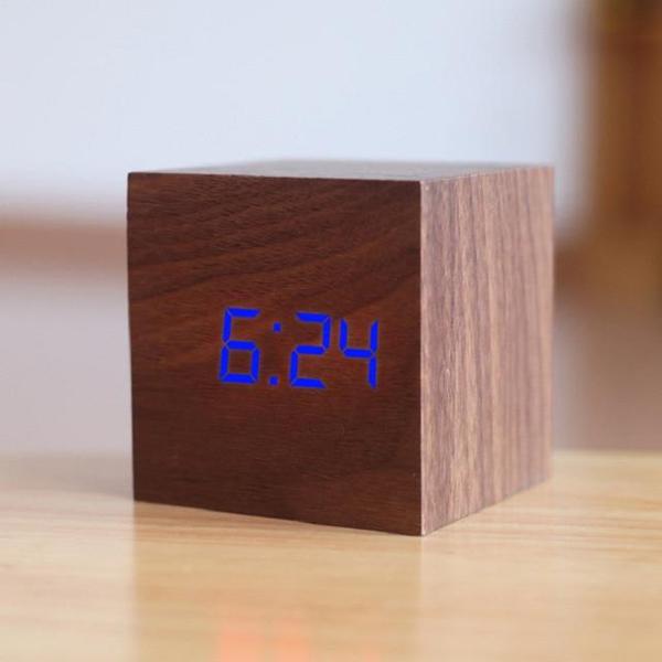 LED Holz Würfel Wecker | Karnz