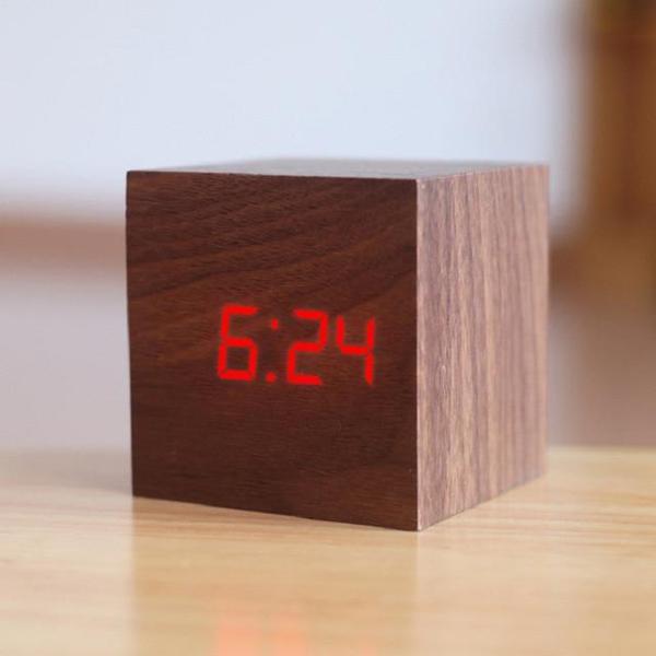 LED Holz Würfel Wecker | Karnz