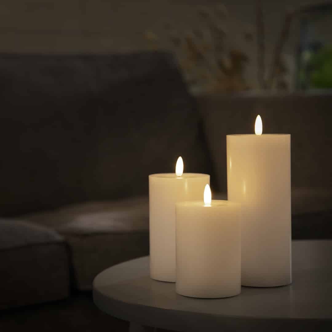 LED Kerze (1 Stück) mit realistischer 3D Flamme 5 x 20 cm | Karnz