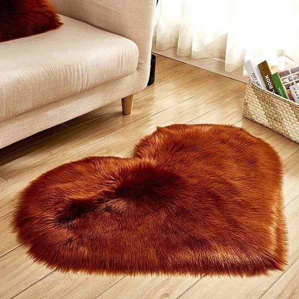 Love Herzförmiger Faux Schafpelz Teppich | Karnz