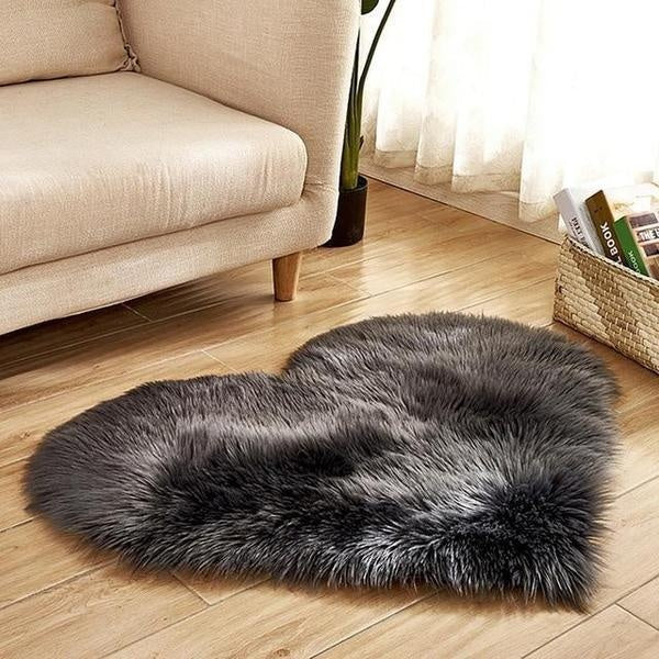 Love Herzförmiger Faux Schafpelz Teppich | Karnz