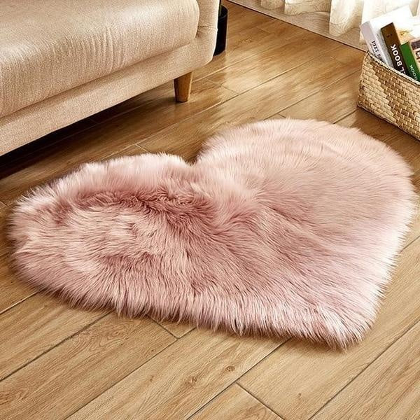 Love Herzförmiger Faux Schafpelz Teppich | Karnz