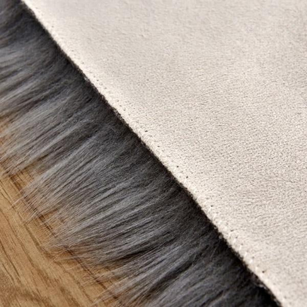 Love Herzförmiger Faux Schafpelz Teppich | Karnz
