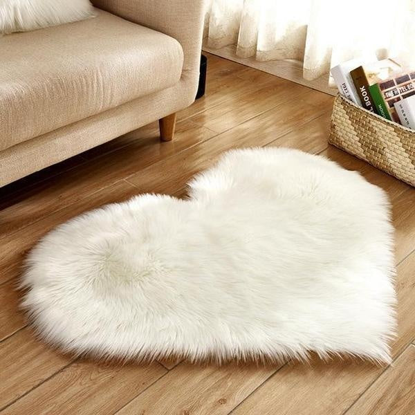 Love Herzförmiger Faux Schafpelz Teppich | Karnz