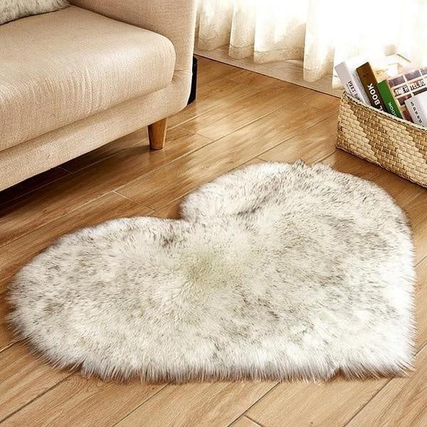 Love Herzförmiger Faux Schafpelz Teppich | Karnz